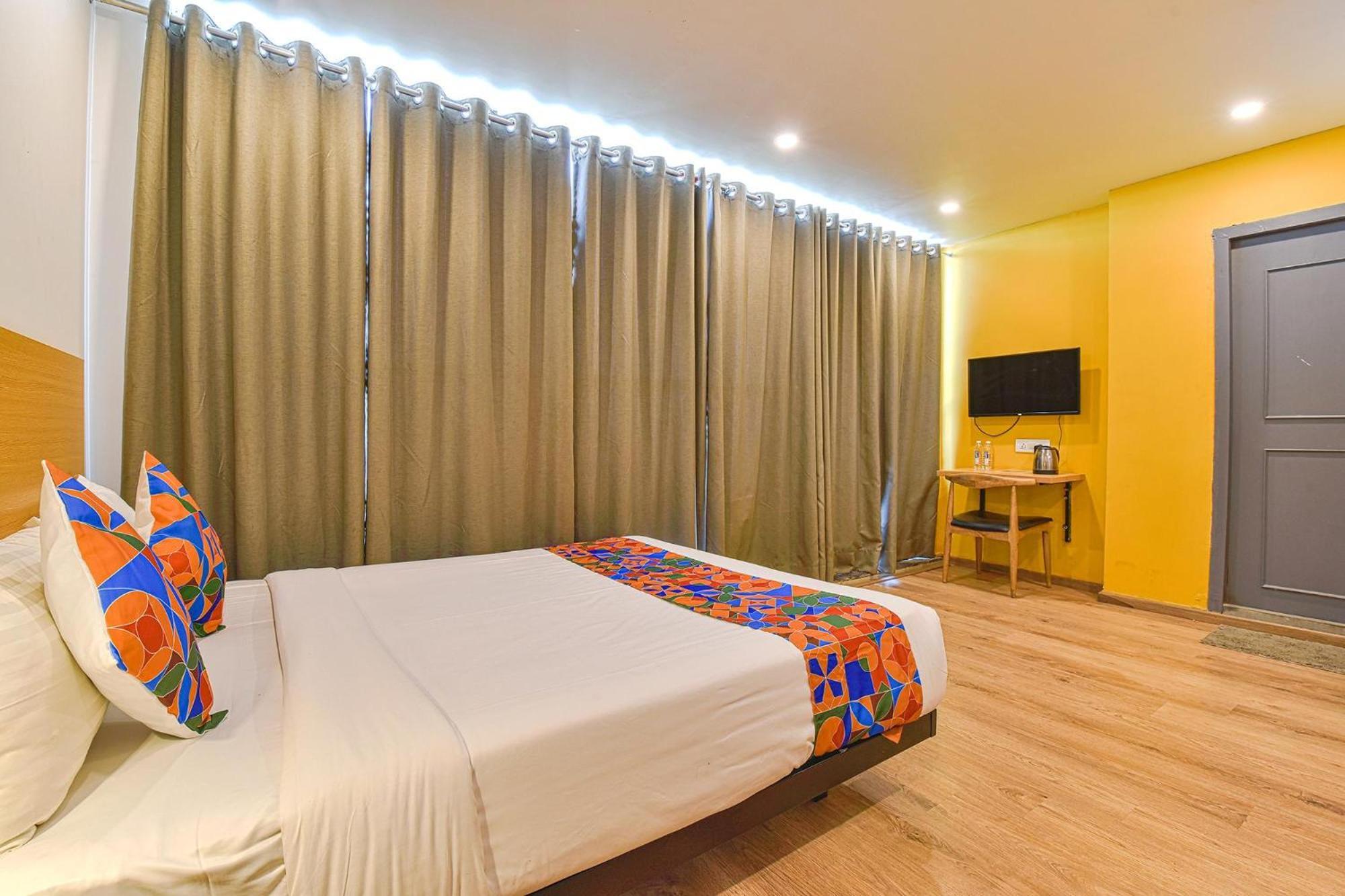 Fabhotel Ny Townhouse Ahmedabad Exterior foto