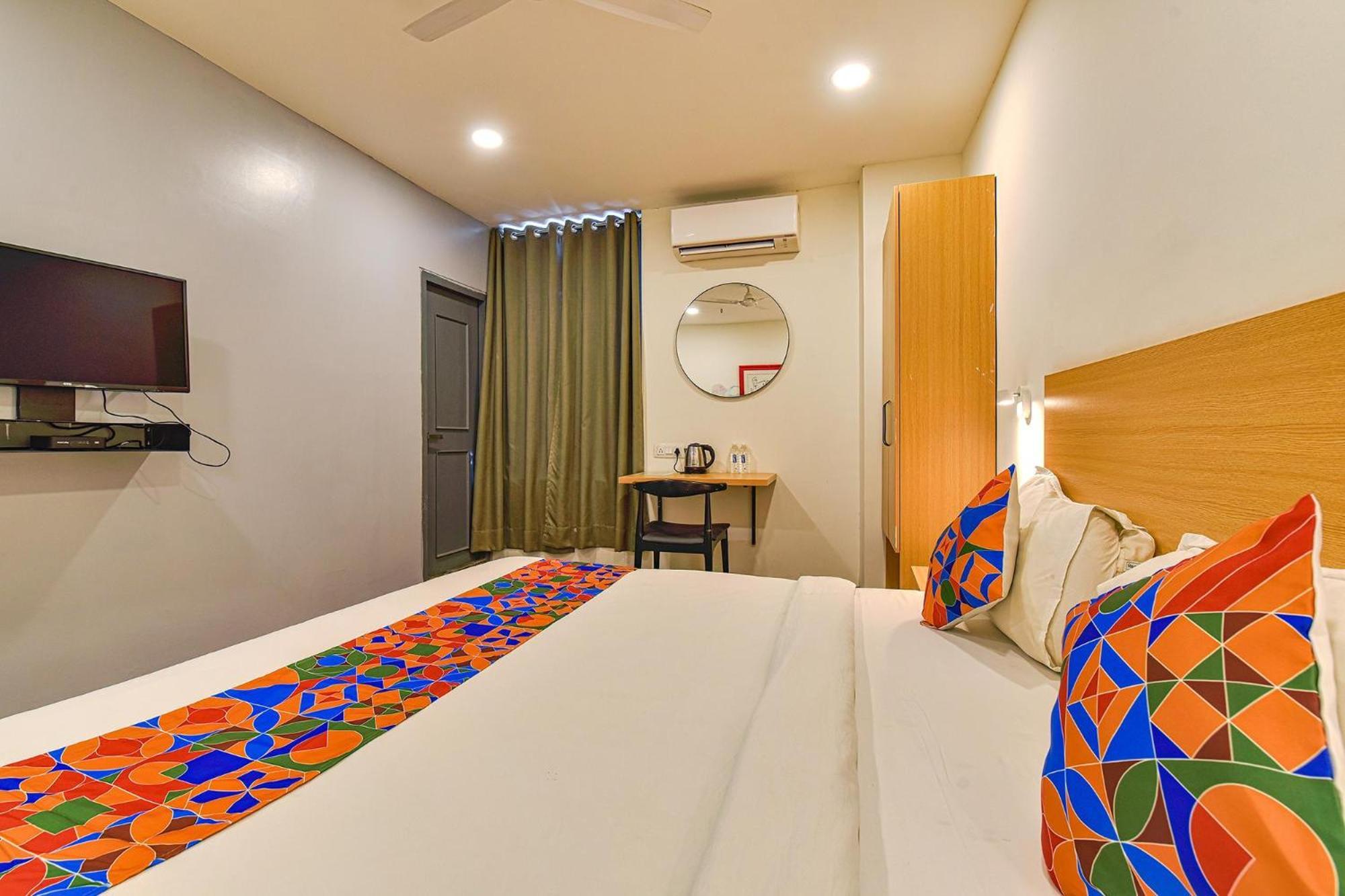 Fabhotel Ny Townhouse Ahmedabad Exterior foto